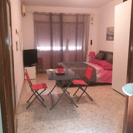 Rum i privatbostad Silvy Trastevere *